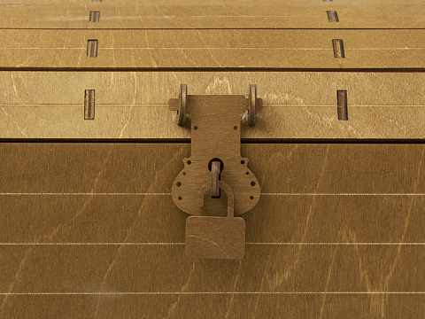 Подарочный набор: кукла фарфоровая, крем-мед, красный - рис 22.