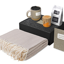 Подарочный набор Re:y. Nest с пледом, кружкой и вареньем