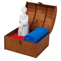 Подарочный набор: кукла фарфоровая, плед флисовый, синий